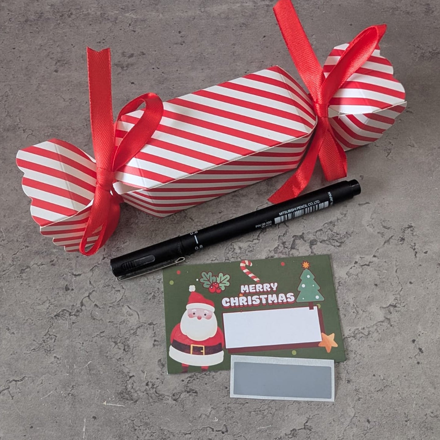Surprise Scratch‑Off Christmas Cracker Card – Gift Reveal • Guess What • Xmas Scratchcard DIY